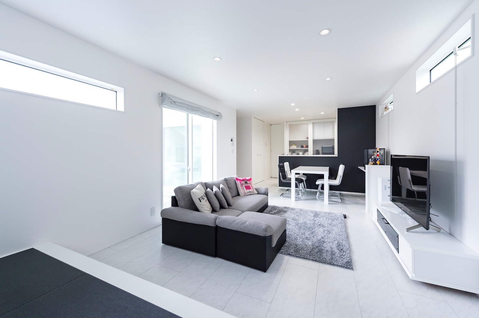 モノトーンの家 前橋市の注文住宅ならアカギホーム